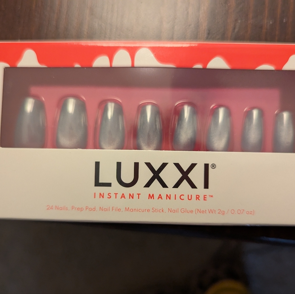 Luxxi Silver Instant Manicure Set Eveything Included